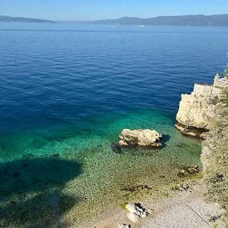 Beautiful Waterfront Apartment Rijeka Exterior photo