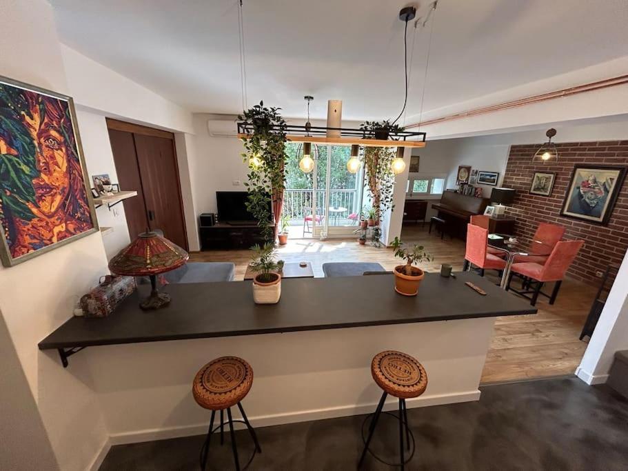 Beautiful Waterfront Apartma